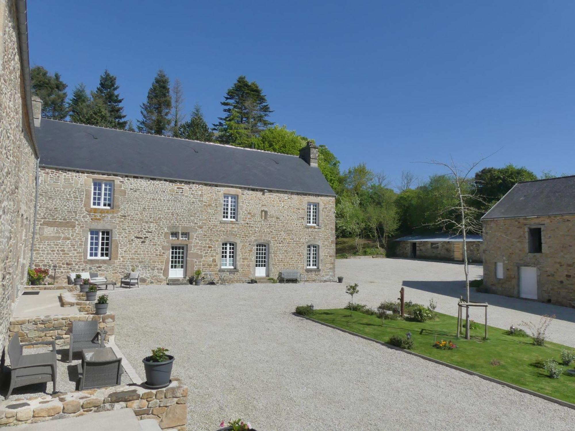 La Vallee Joly Le Vast Buitenkant foto